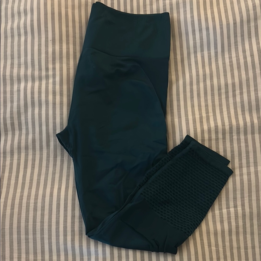 Fabletics 7/8 turquoise blue leggings - size M